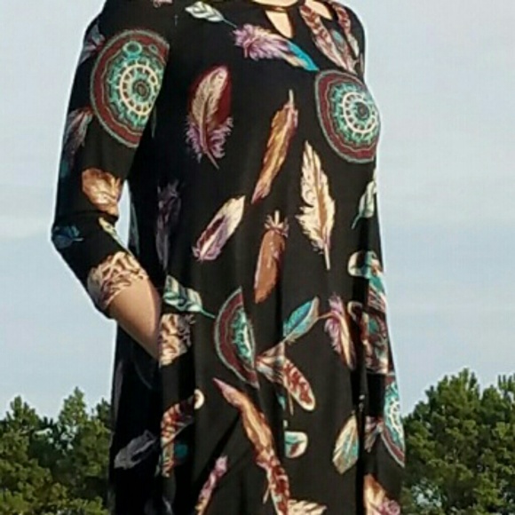 Black Triple Key-Hole Feather Mini/Tunic - Picture 3 of 5